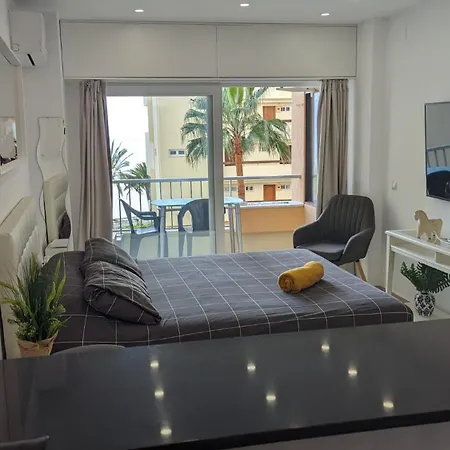 아파트 Comfortable In With Sea Views