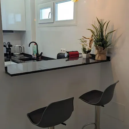 Comfortable In With Sea Views 아파트