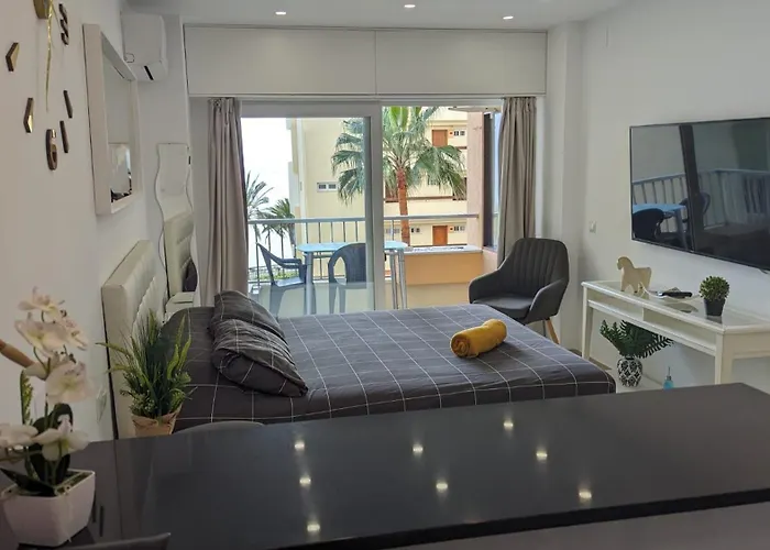 アパート Comfortable In With Sea Views