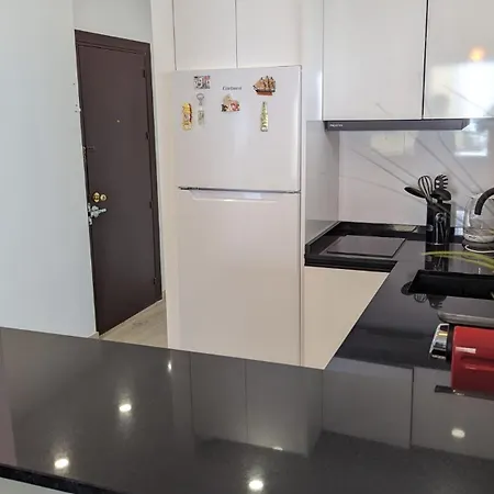 Апартаменти Comfortable In With Sea Views